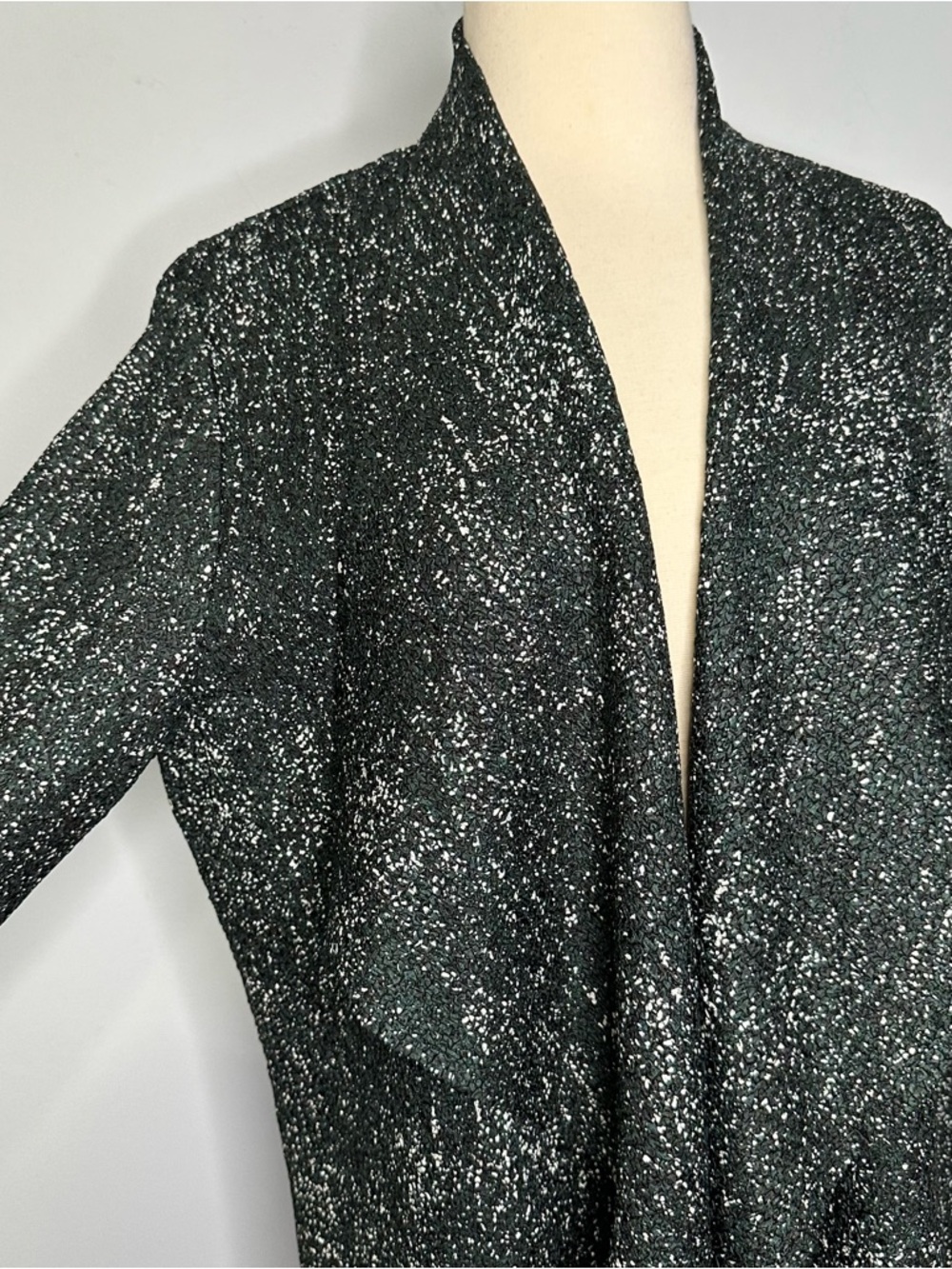 Travelers By Chico’s Green Crinkled Open Cascading Front Lightweight Jacket 2 - Picture 4 of 11
